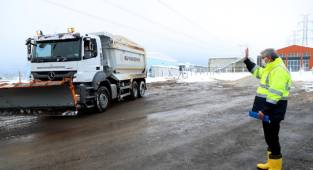 Büyükşehir Karla Mücadelede: Kapalı Yollar Açılıyor