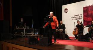 Çanakkale Zaferi resim sergisi ve konserle AKM’de anıldı