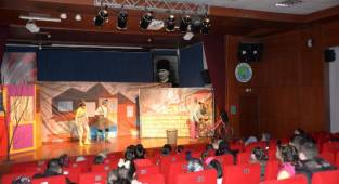 ‘İSLİ SİSLİ PİSLİ PİS PUSLU’ TİYATRO OYUNU BÜYÜK İLGİ GÖRDÜ 