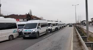 Servisçiler, mazot zamlarını protesto etti...