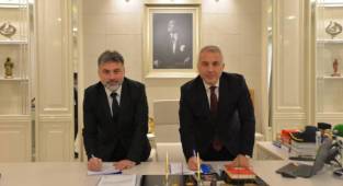 TOPLU İŞ SÖZLEŞMESİNDE İMZALAR ATILDI