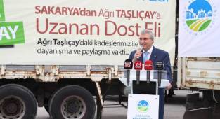 Büyükşehir’in Yardım Tırları Dualarla Uğurlandı