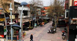 Büyükşehir Kafeler Sokağı’nı Yeni Yüzüne Kavuşturuyor