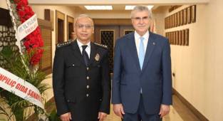 Canları pahasına huzur temin eden Türk Polisi'ne şükran borçluyuz