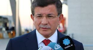 Eski Başbakan Davutoğlu iftar için geliyor 