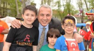 HENDEKLİ ÇOCUKLAR BAYRAM YAPTI