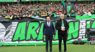 “Mutluyuz, gururluyuz iyi ki Sakaryasporluyuz” 