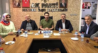 Ak Parti toplantısında asfalt müjdesi!