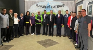 Başkan Baykal ve Bakan Yardımcısı Duran'dan Huzurevi Ziyareti