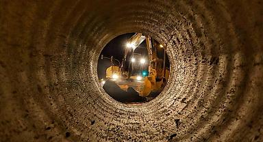 Büyükşehir’den Şehrin Kalbinde Sürdürdüğü Çalışmalara Gece Mesaisi