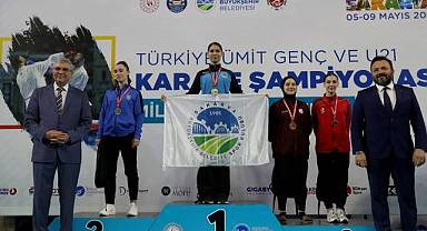 Karate şampiyonasına Büyükşehirli sporcular damga vurdu