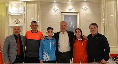 ŞAMPİYONLARA BAŞKAN BABAOĞLU'NDAN TEBRİK VE ÖDÜL