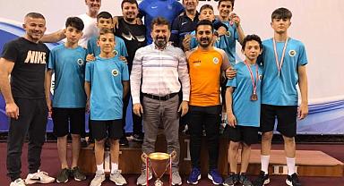 Güreşte Hendek farkı 