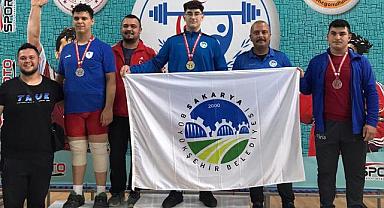 Yıldızlar Halter Şampiyonu Büyükşehir'den...