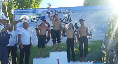 Büyükşehir pehlivanları er meydanlarına ambargo koydu