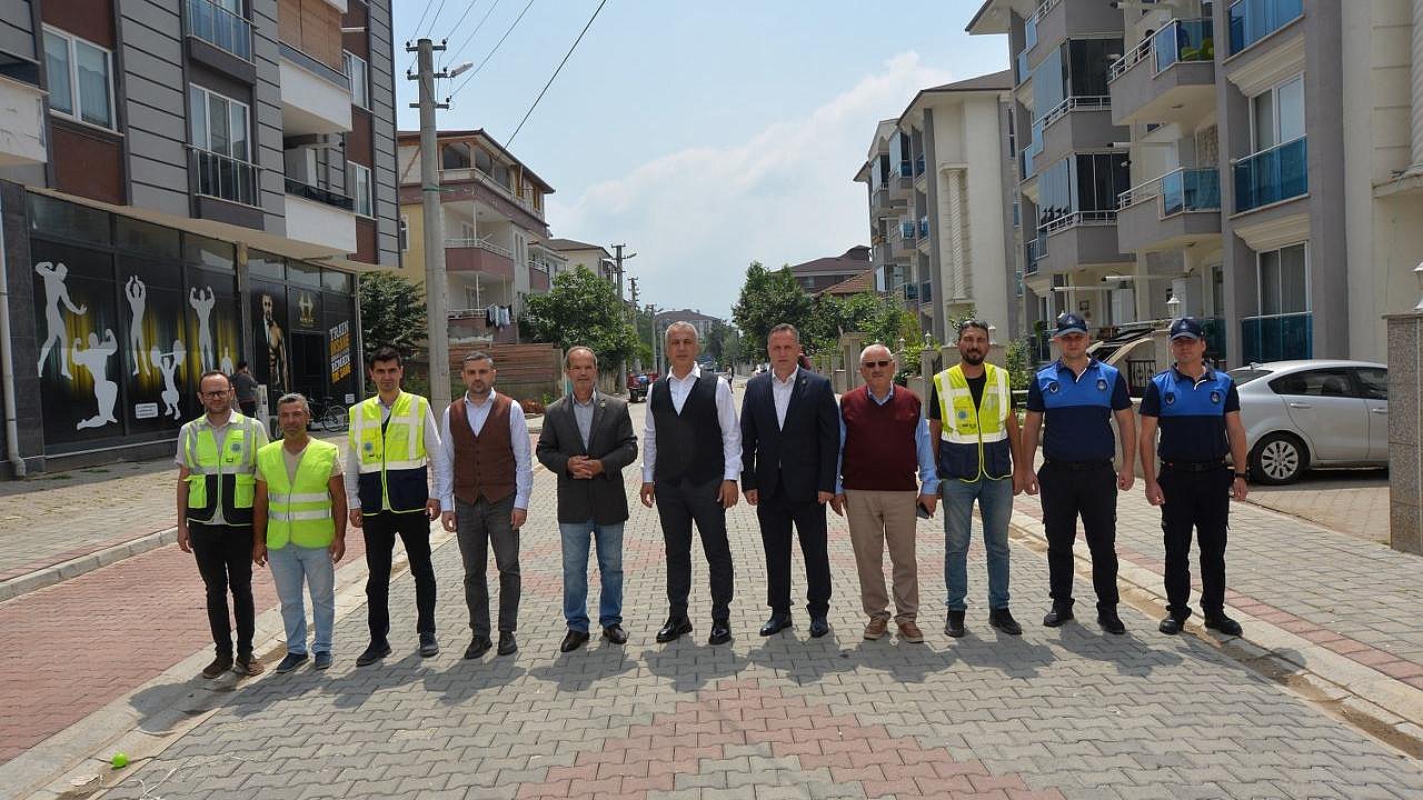 HENDEK’TE MAHALLELERE HİZMET YAĞIYOR