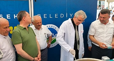 Başkan Yüce aşure kazanının başına geçti...