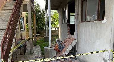 Tamir ettiği duvarın altında kaldı!