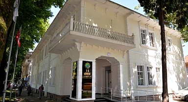 Yalancının mumu yatsıya kadar yanar!