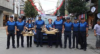 Zabıta teşkilatından esnaf ve vatandaşlara jest