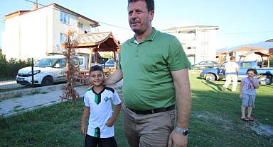 Akyazı’nın mahalleleri park ve spor alanları ile güzelleşiyor