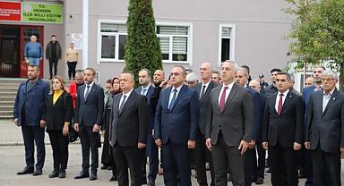 24 KASIM ÖĞRETMENLER GÜNÜ HENDEK’TE TÖRENLE KUTLANDI