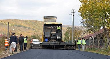 HENDEK’TE SICAK ASFALT ÇALIŞMALARI MAHALLE MAHALLE DEVAM EDİYOR