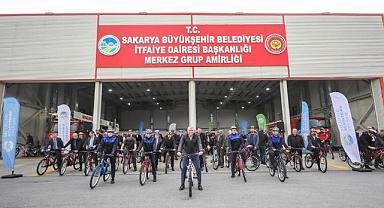 Başkan Yüce Ve Meclis Üyeleri Toplantıya Bisikletle Gitti