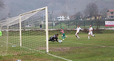 DEREKÖYSPOR DİREKLERE TAKILDI. (0-1)