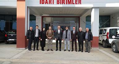 Hendek AK Parti İlçe Teşkilatına ziyaretçi akını!