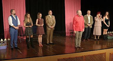 Üç Kafadarlar ‘Hoppala’ İle İzleyicisinin Karşısına Çıktı