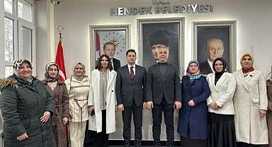 AK KADINLARDAN HENDEK ÇIKARMASI