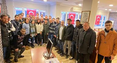 BAŞKAN BAYRAKTAR GENÇLERLE KAHVALTIDA BULUŞTU