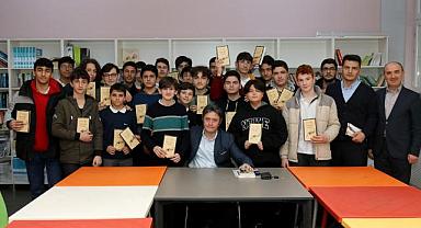 Büyükşehir’in Takvimi Keyifli Geçiyor: Nevzat Sazak’tan Gençlere Önemli Tavsiye