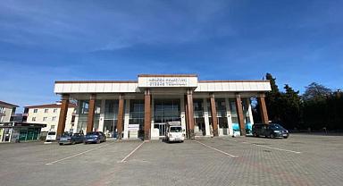 AFET BÖLGESİ YARDIM TOPLAMA MERKEZİ ESKİ TERMİNAL BİNASINDA