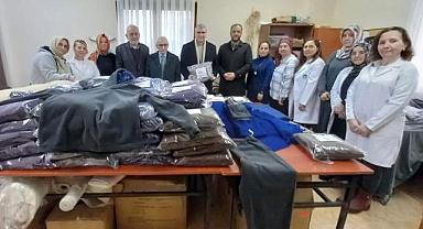 Afetzedeler üşümesin diye gündüz-gece üretiyorlar