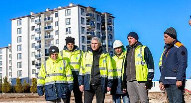 Yüce Afet Bölgesinde Açıkladı: “Adıyaman’a konteyner kent kuruyoruz”