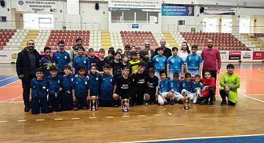 Küçük Erkekler Futsal Şampiyonu Şehit Ali Gaffar Okkan Ortaokulu