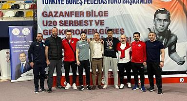 Büyükşehir güreşçileri Türkiye Şampiyonası’na damga vurdu