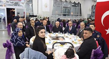 HENDEK KAYMAKAMLIĞINDAN, DÜNYA YETİMLER GÜNÜ İFTARI...