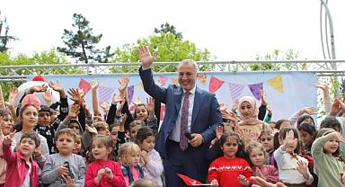 HENDEK’Lİ ÇOCUKLARIN ÇİFTE BAYRAM SEVİNCİ