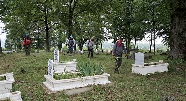 Mezarlıklar vatandaşların ziyaretlerine hazırlanıyor