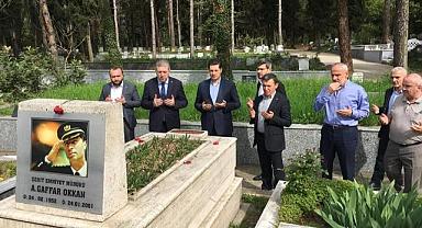MİLLETVEKİLİ ADAYI ERTUĞRUL KOCACIK, GAFFAR OKKAN'IN KABRİNİ ZİYARET ETTİ