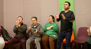 SGM’de engelli bireyler bağlama kursuyla müziği keşfediyor