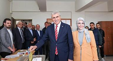 Başkan Yüce ve eşi oyunu kullandı: 