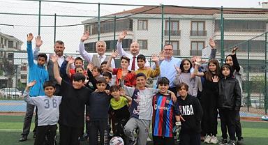 MHP'Lİ BAŞKANLAR MİNİKLERLE MAÇ OYNADI