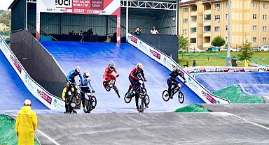  Dünyanın en iyileri Sakarya'da pedal çeviriyor 
