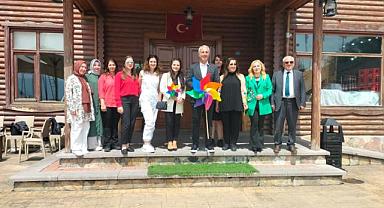 HENDEK!TE ÇINARLARLA MELEKLER RENKLİ YOLCULUKTA BULUŞTULAR