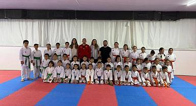 KUŞAK TERFİĞİNE 100 SPORCU KATILDI