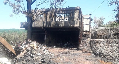 AKTEFEK MUHTARININ EVİ ALEVLERE TESLİM OLDU